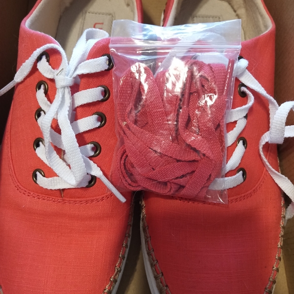 women's uggs - Picture 4 of 6